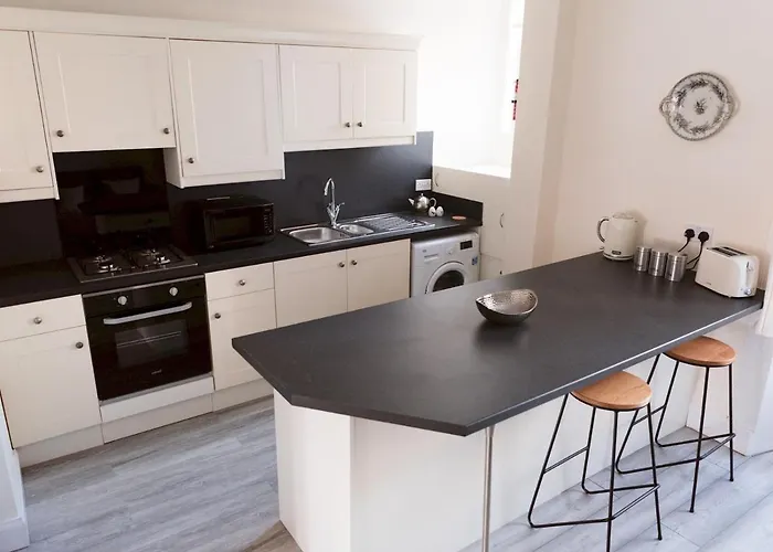 Bright 2 Bed Ground Floor Flat Next To Byres Road Lägenhet *