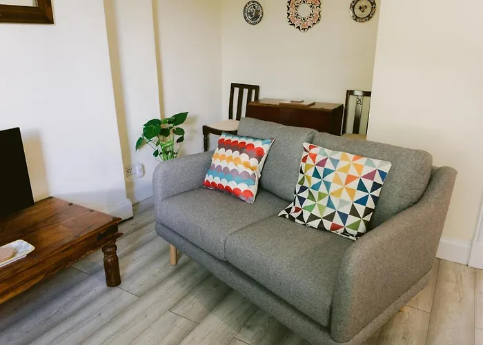 Bright 2 Bed Ground Floor Flat Next To Byres Road