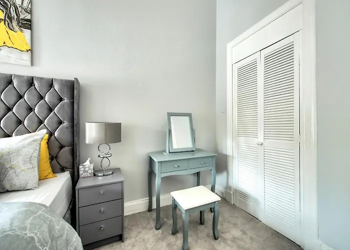 Pass The Keys Stylish 2 Bed In Heart Of West End 公寓