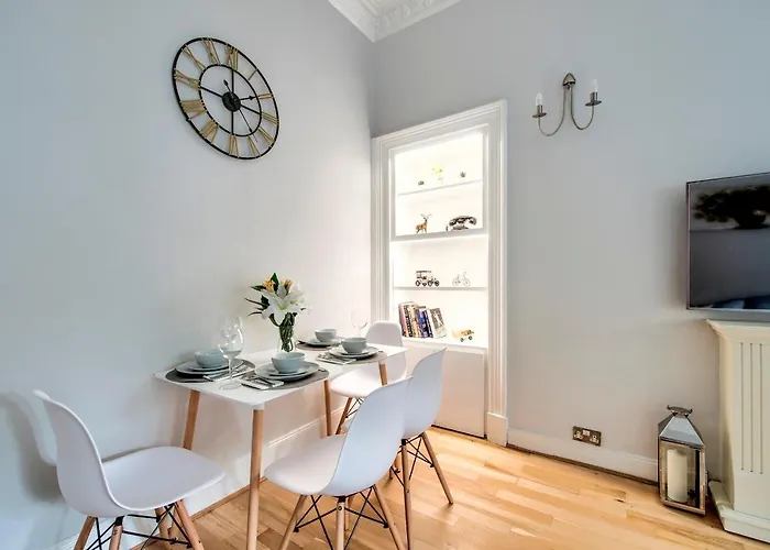 Pass The Keys Stylish 2 Bed In Heart Of West End 公寓 *