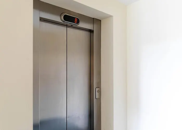 Modern 2 Bed Broompark/central Apt. With Parking Apartamento Glasgow