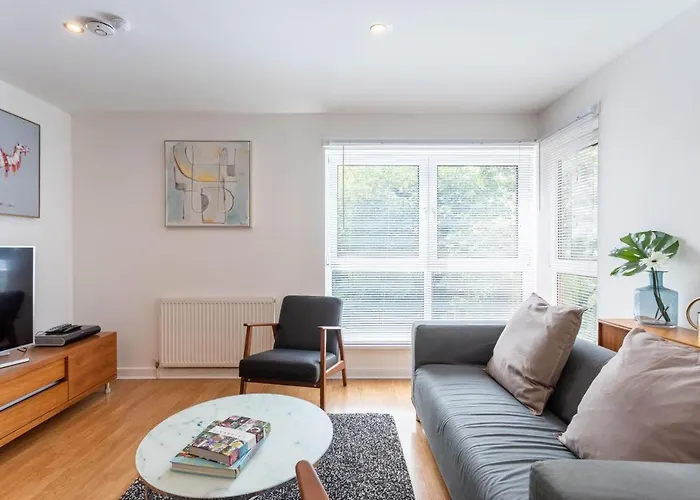 Apartamento Modern 2 Bed Broompark/central Apt. With Parking *