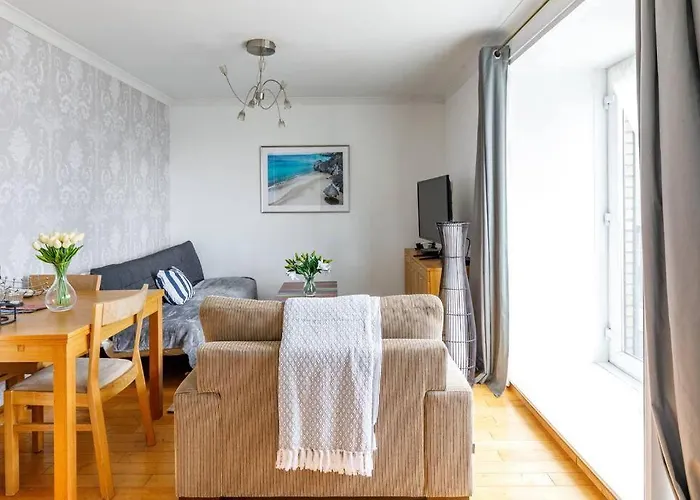 Fresh, Modern West End Beside Hydro Glasgow