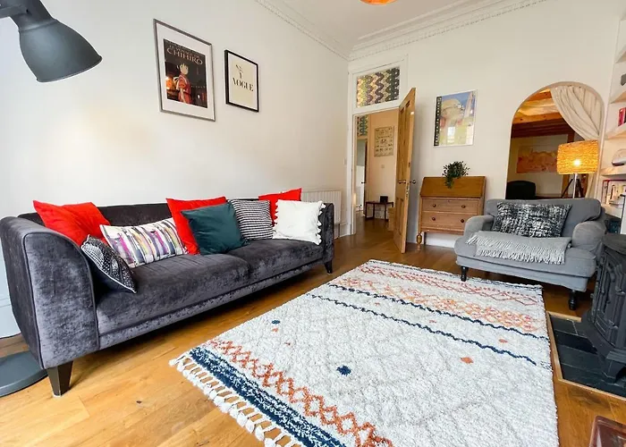 West End - Botanic Gardens * Глазго