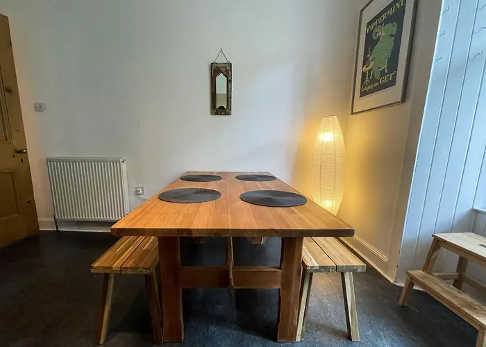 West End - Botanic Gardens *