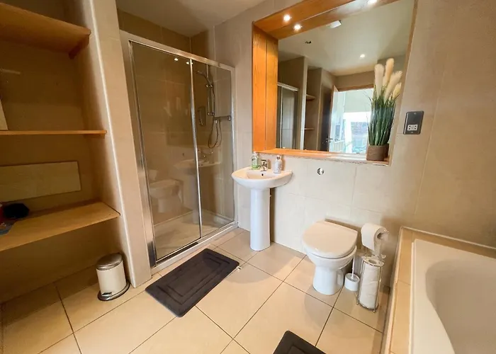 Centre 2-bed Parking Jacuzzi Bath Appartement