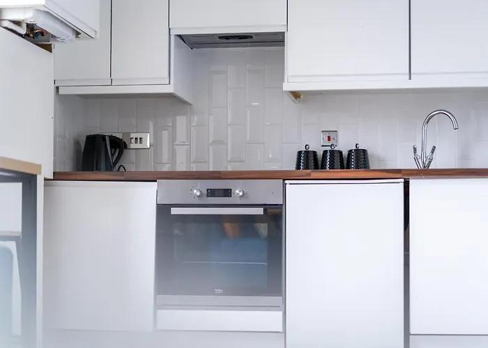 Cheerful 2 Bedroom Homely Apartment, Sleeps 4 Guest Comfy, 3x Double Bed, Parking, Free Wifi, Suitable For Business, Leisure Guest,glasgow, West End, Near Centre, Perfect For Common Wealth Games 2026 Appartement