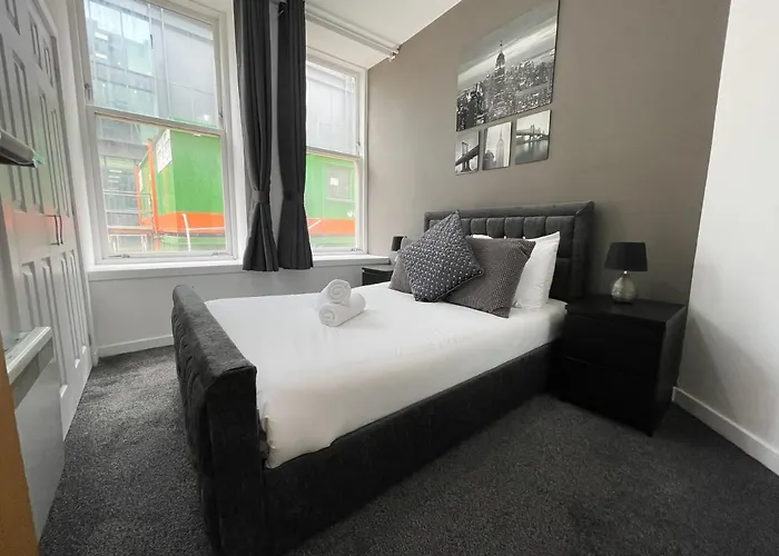 Exquisite 2br Flat Near Train Station Lägenhet Glasgow