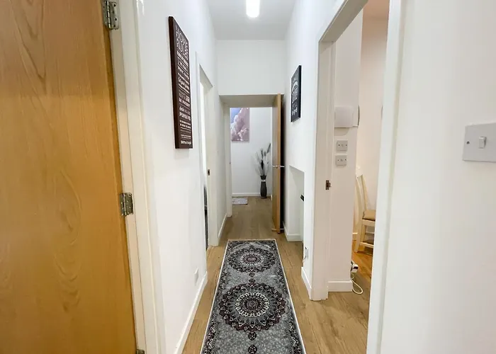 Exquisite 2br Flat Near Train Station Lägenhet Glasgow