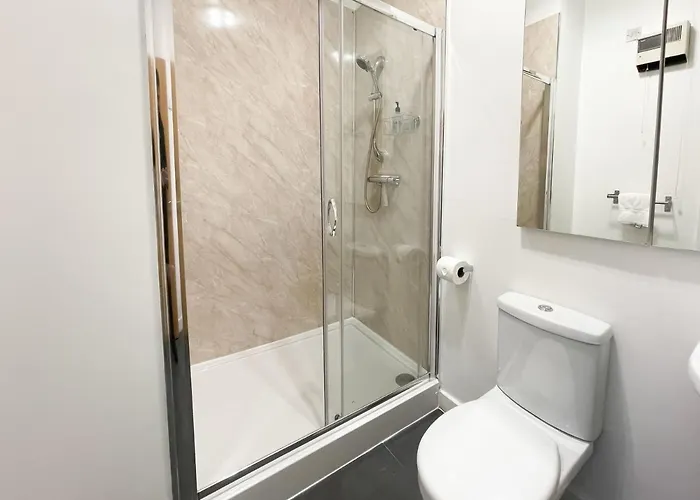 Exquisite 2br Flat Near Train Station Glasgow