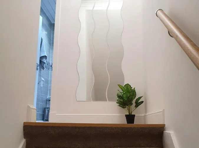 Appartement Comfortable And Modern 3 Bedroom Mid Terraced Glasgow