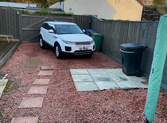 Cheerful One Bedroom With Parking Space.