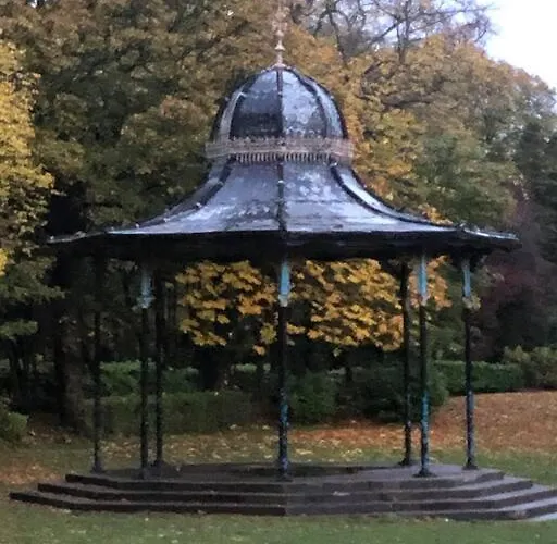 Traditional Close To Centre & Hampden 公寓 *