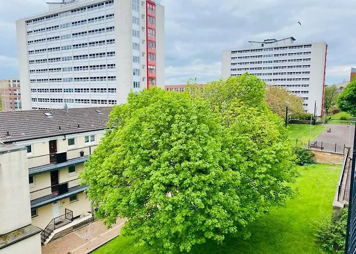 Chic Flat With Balcony Close To Merchant Апартаменты