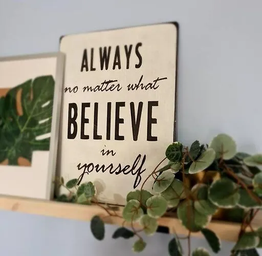 Stylish 2 Bedroom / Free Gated Parking Glasgow