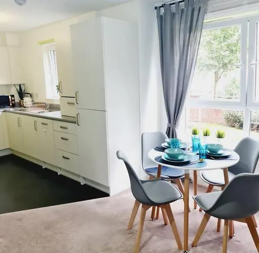 Stylish 2 Bedroom / Free Gated Parking * グラスゴー