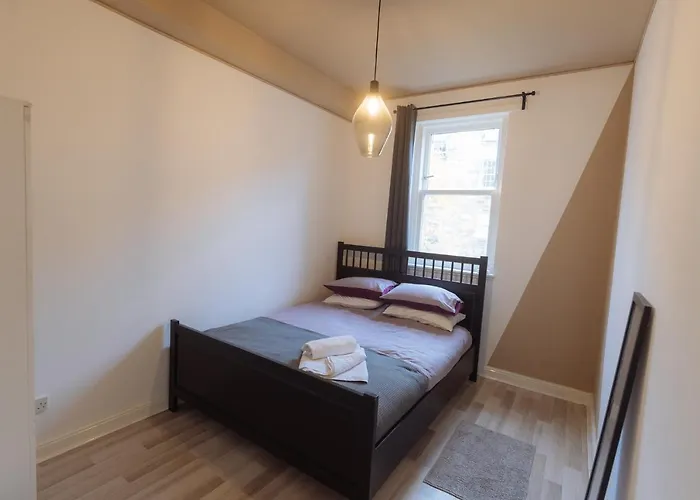 Bright Modern 2-bed Serviced In Heart Of West End Sse Hydro Botanic Gardens アパート