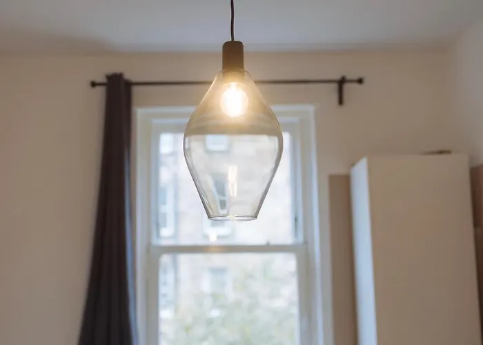 Bright Modern 2-bed Serviced In Heart Of West End Sse Hydro Botanic Gardens *