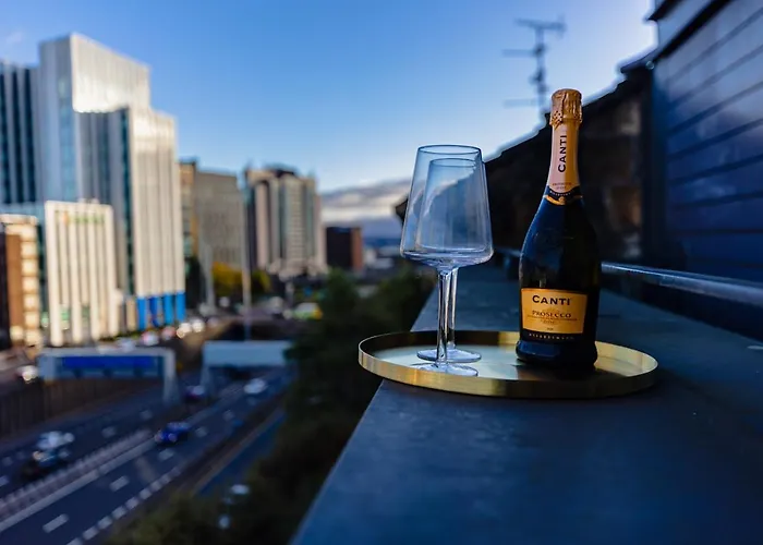 The Skyline - *private Balcony* *views* Glasgow