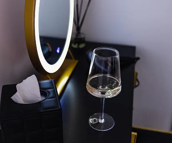 The Skyline - *private Balcony* *views* Glasgow