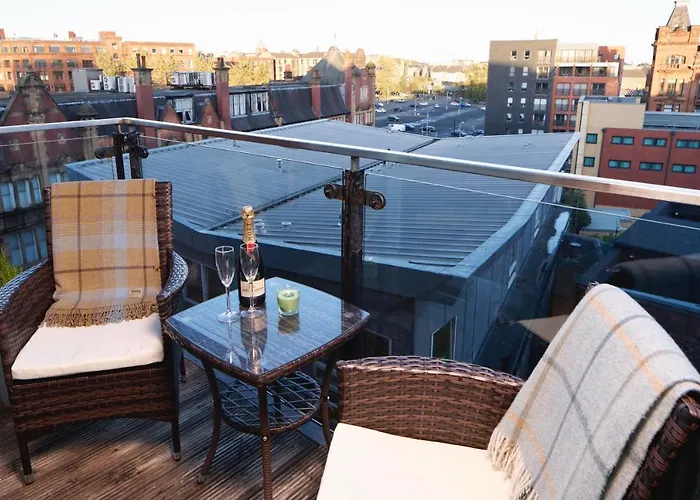 Centre With Free Secure Underground Parking グラスゴー