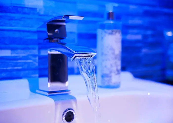 Centre With Free Secure Underground Parking アパート