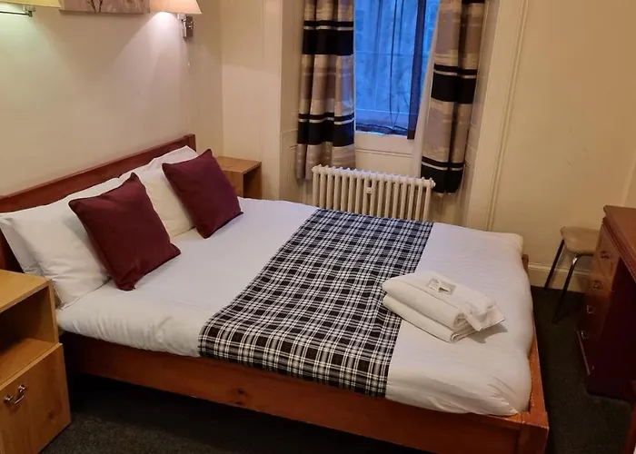 The Hampton Court Glasgow