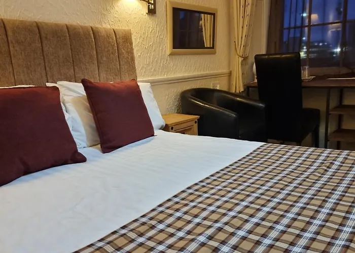 The Hampton Court Glasgow