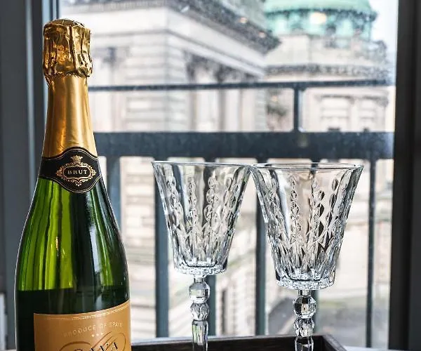 The Lusso - 2br - A 5* Escape Like No Other Glasgow