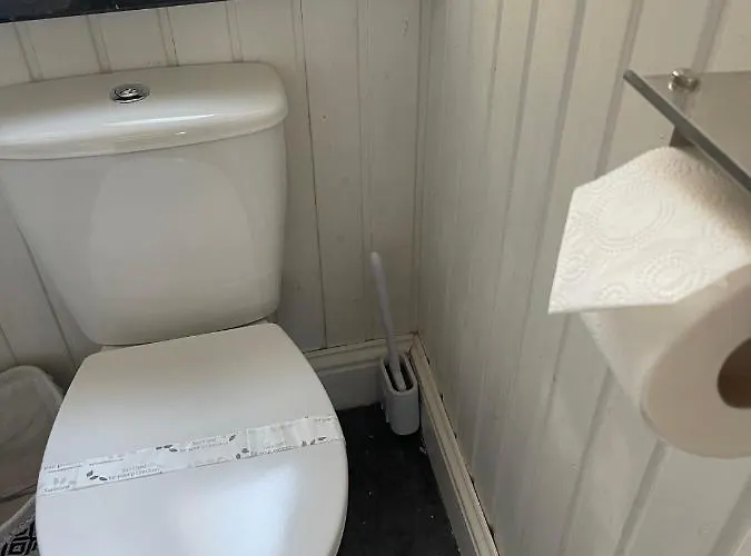 Traditional Close To Centre & Hampden 公寓