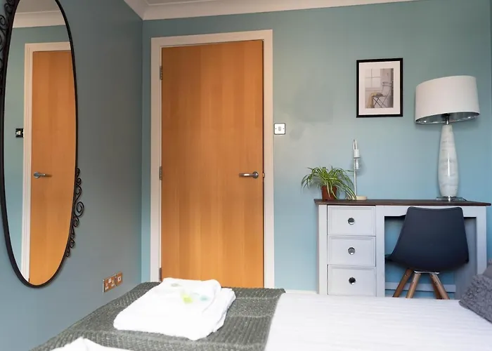 Pass The Keys Lovely 2-bed In Perfect City Location With Parking Glasgow