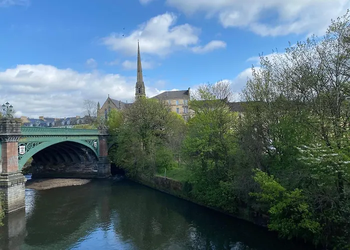 Captivating In Westend Uk