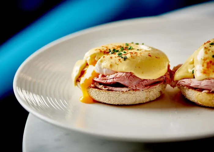 Отель Arthouse 4*