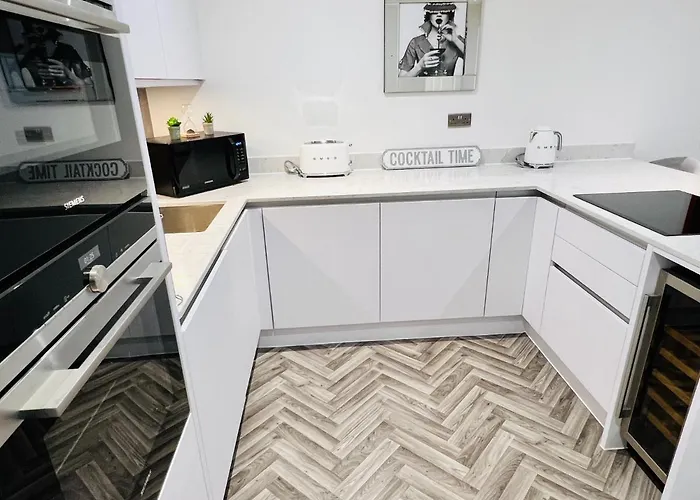 Designer House - Of / 'hillhead' West End G12 - Luxurious & Contemporary Detached House / Terrace / Garden / 'electric Car Charging' Garage Parking ヴィラ グラスゴー