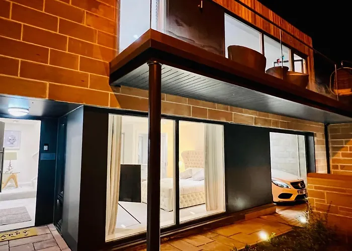 ヴィラ Designer House - Of / 'hillhead' West End G12 - Luxurious & Contemporary Detached House / Terrace / Garden / 'electric Car Charging' Garage Parking *