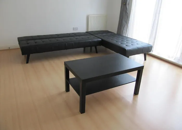 Cozy Off Road 2 Bedroom With Free Wi-fi And Private Parking Apartamento