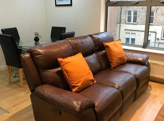 Apex Fox Street With Free Parking