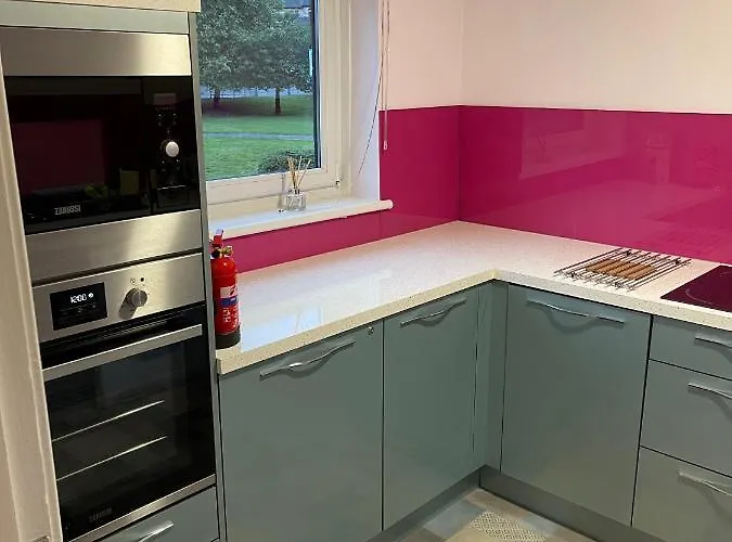 2 Bed Contemporary Free Parking Netflix Sleeps 4 Apartament Glasgow