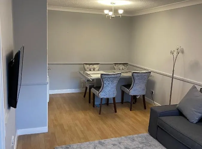 Apartament 2 Bed Contemporary Free Parking Netflix Sleeps 4