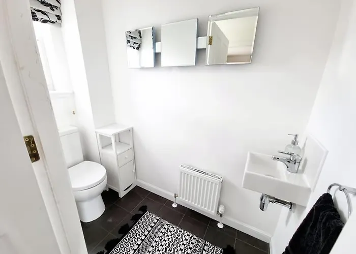 Homely Three Bed In Дом отдыха