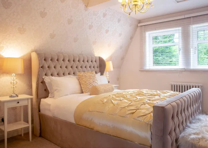 别墅 Stunning 4-bedroom With Hot Tub & Sauna Near Loch Lomond 格拉斯哥