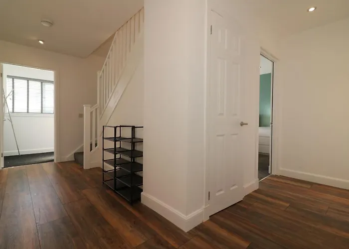 Apartment Signature - Railway House 5 Bed Glasgow