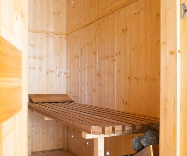 Stunning 4-bedroom With Hot Tub & Sauna Near Loch Lomond * 格拉斯哥