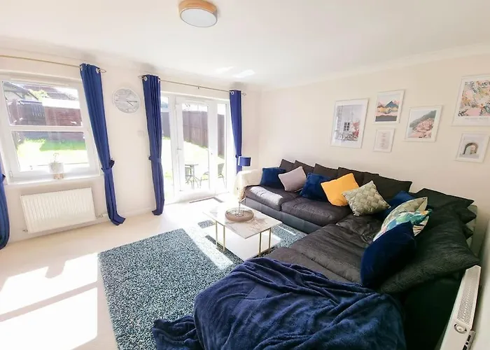 Homely Three Bed In * Глазго