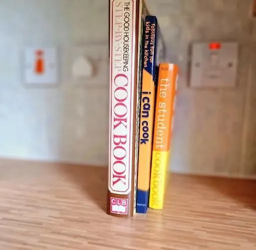 Homely Three Bed In Глазго