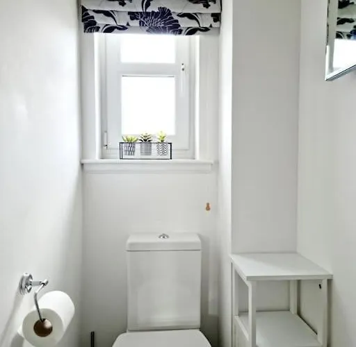 Homely Three Bed In Глазго