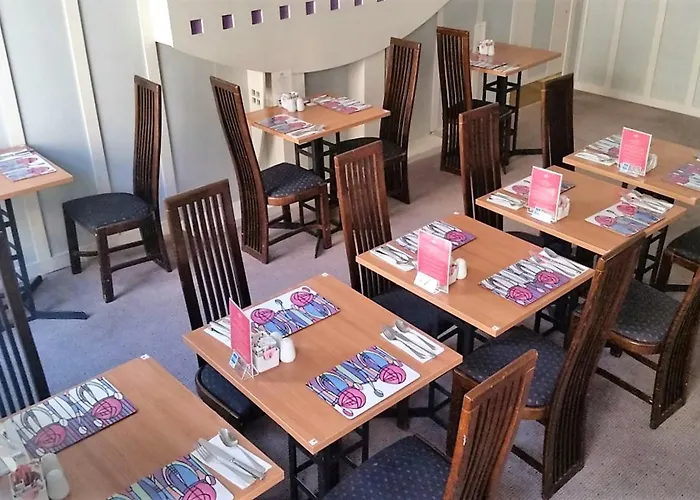 Hotel Rennie Mackintosh - Station 3*