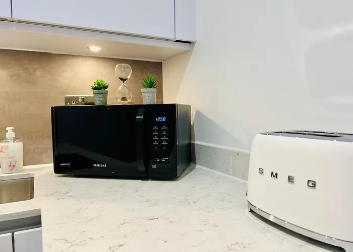 Designer House - Of / 'hillhead' West End G12 - Luxurious & Contemporary Detached House / Terrace / Garden / 'electric Car Charging' Garage Parking ヴィラ グラスゴー