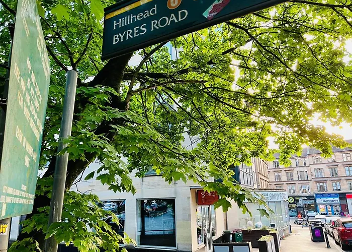 Designer House - Of / 'hillhead' West End G12 - Luxurious & Contemporary Detached House / Terrace / Garden / 'electric Car Charging' Garage Parking ヴィラ グラスゴー