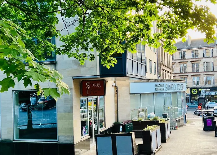 ヴィラ Designer House - Of / 'hillhead' West End G12 - Luxurious & Contemporary Detached House / Terrace / Garden / 'electric Car Charging' Garage Parking グラスゴー